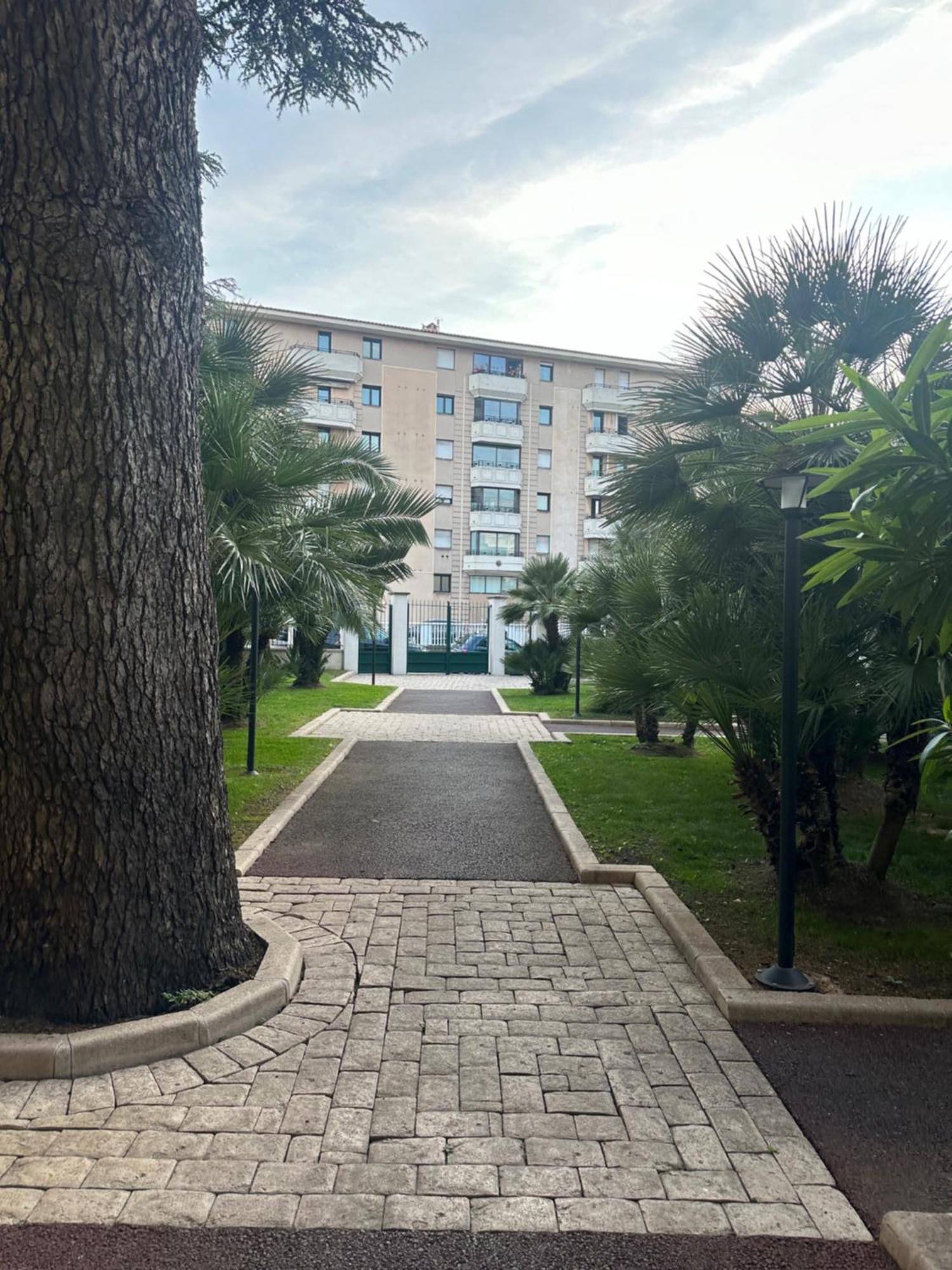 Studio Cannes Centre 5 Minutes De La Mer Екстериор снимка